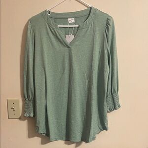 Chic Mint Green Blouse with Ruched Sleeves